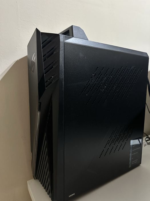 Computador torre  Asus