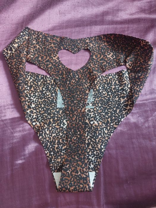 Stringi damskie dek