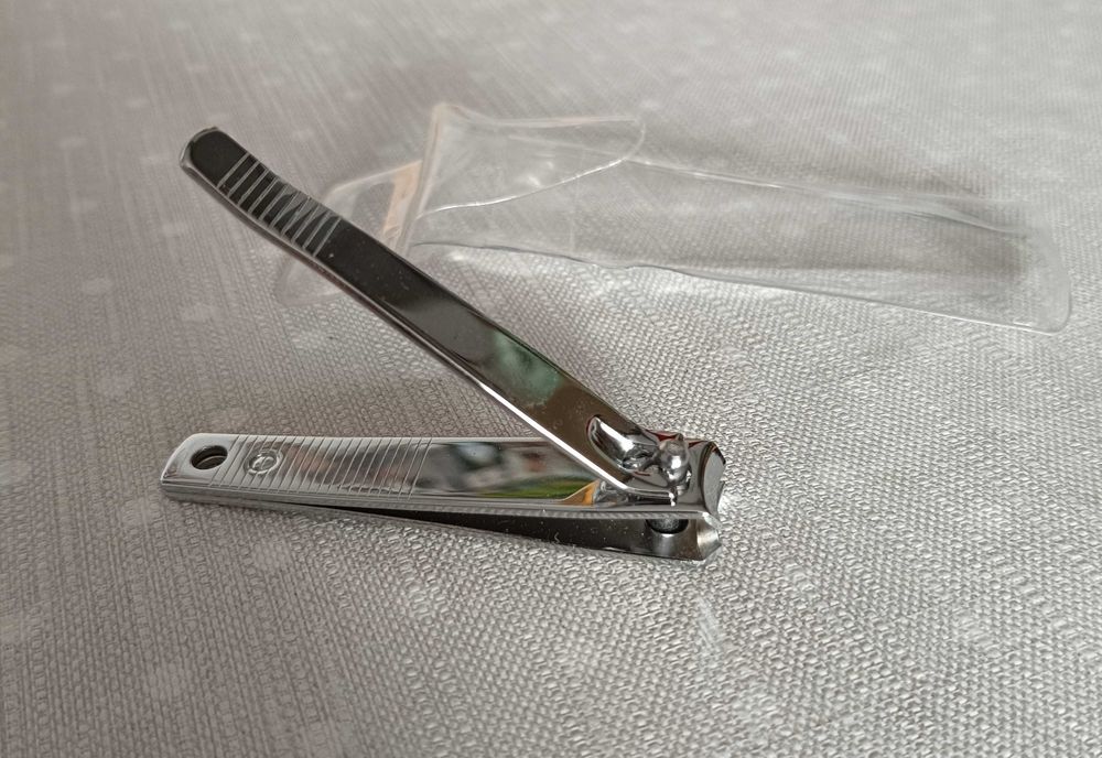 Duży obcinak do paznokci