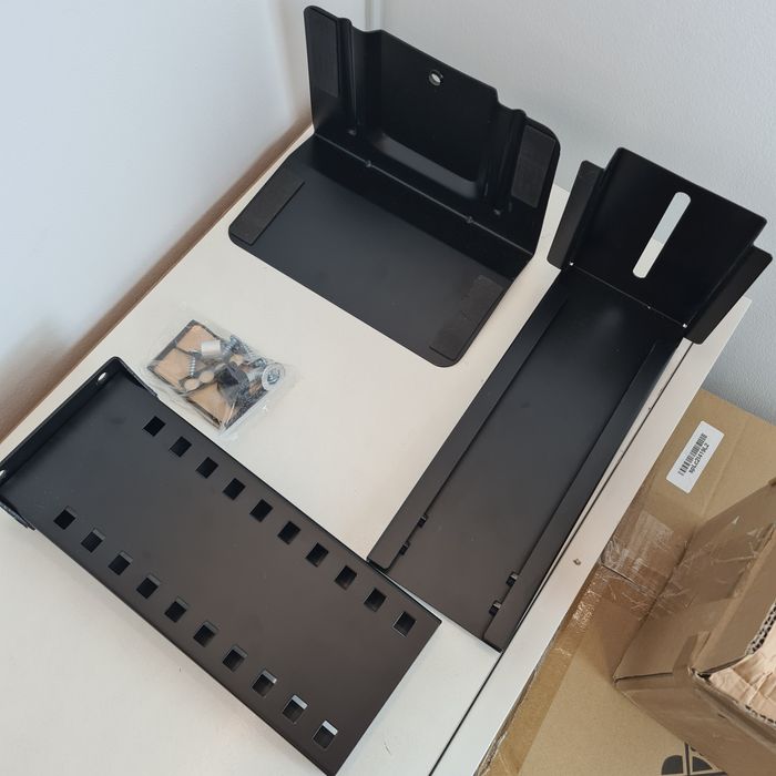 Кріплення для комп'ютерного  корпуса  системного блока