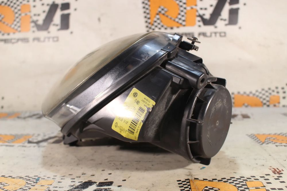 Ótica / farol esquerda VOLKSWAGEN Golf V (1K1)