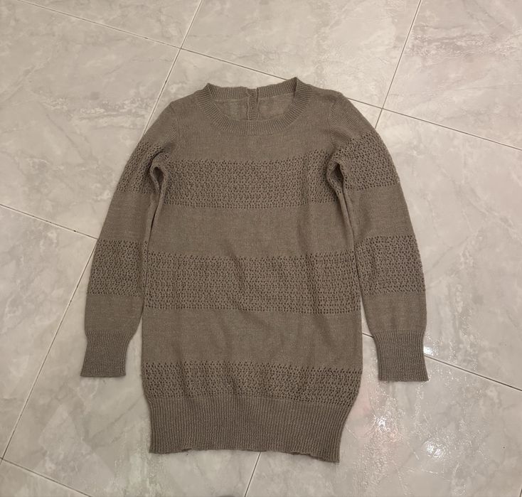 Camisola de malha bege de manga comprida
