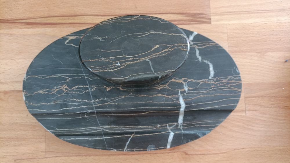 Kałamarz marmurowy w dobrym stanie