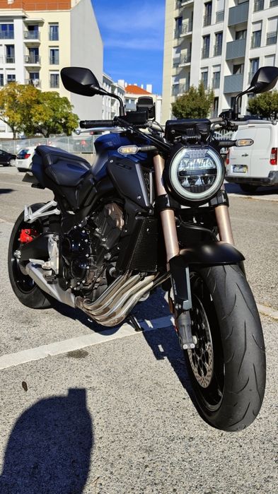 Cb650r de 2023 impecavel