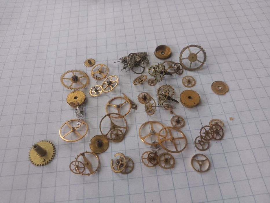 Шестерёнки от часов
