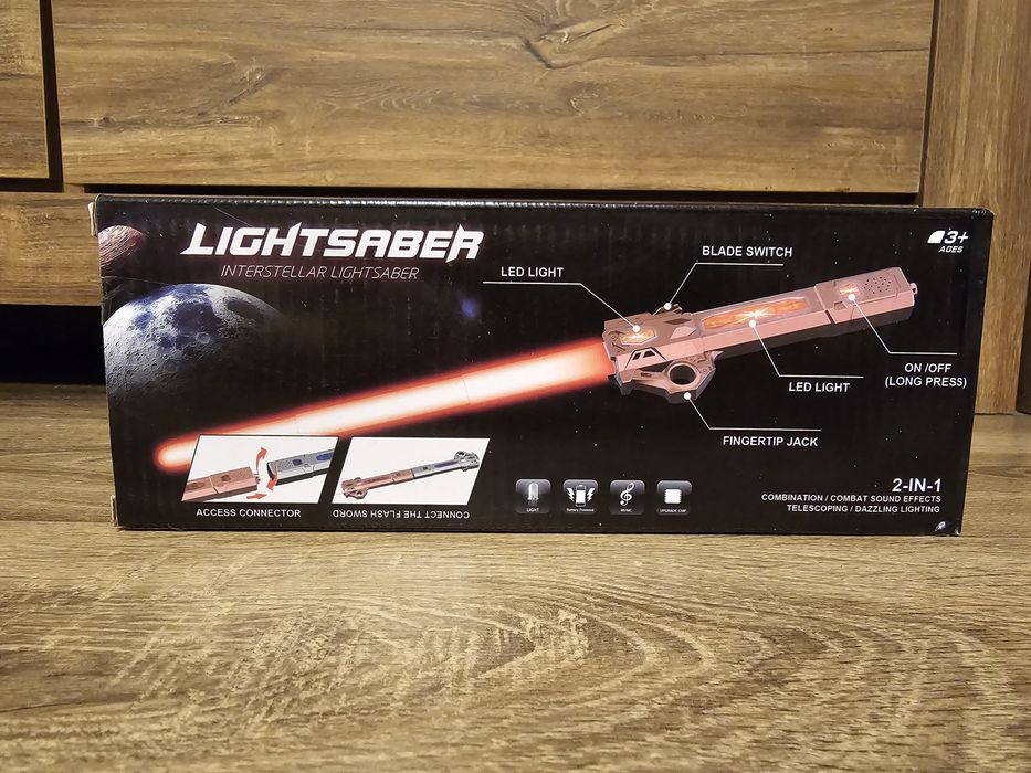 Miecz świetlny z dźwiękiem