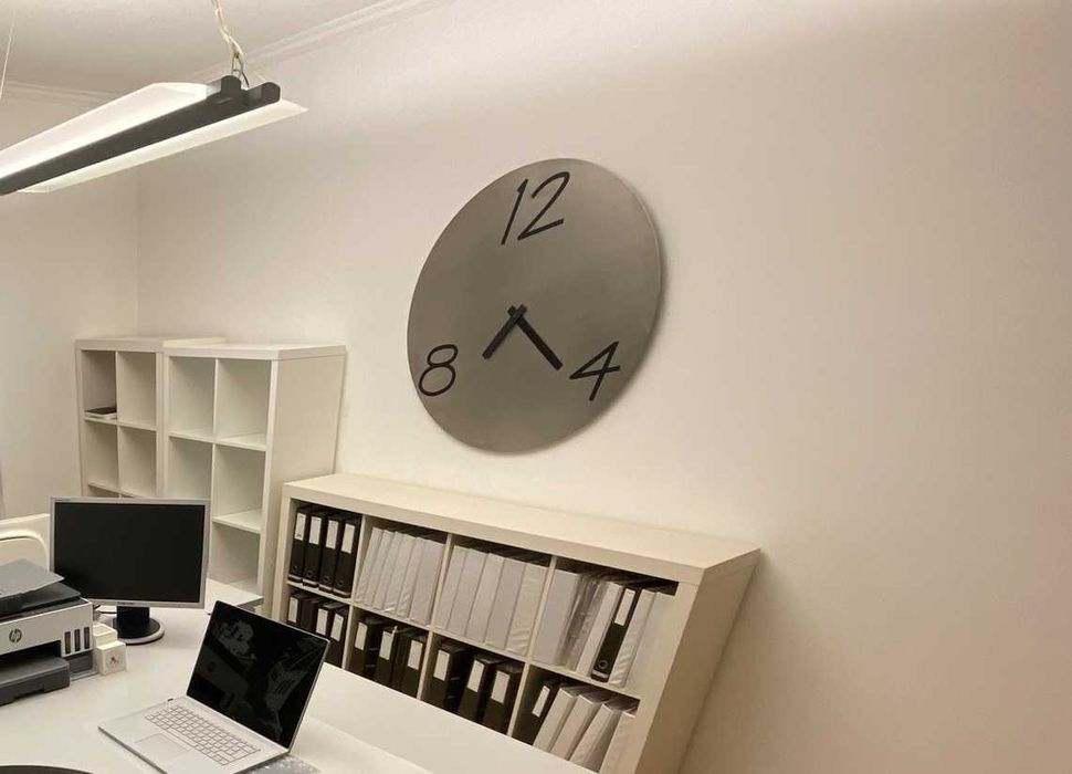 Relógio grande decorativo