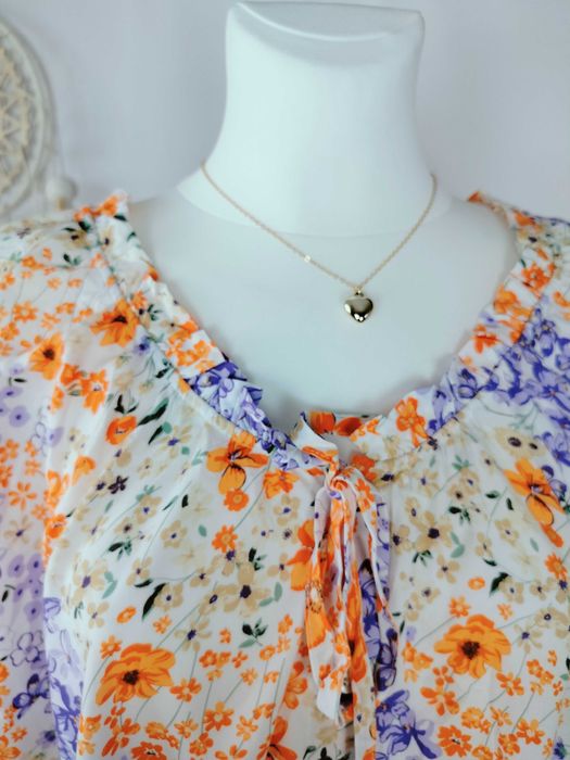 Damska bluzka biała w kwiaty 7xl wiskoza