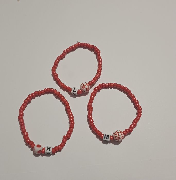 Pulseiras com iniciais