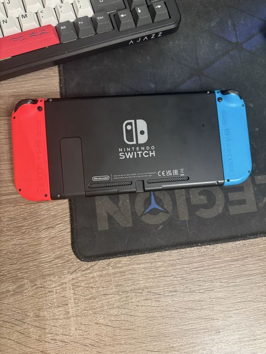 Приставка Nintendo Switch + SD 128 gb