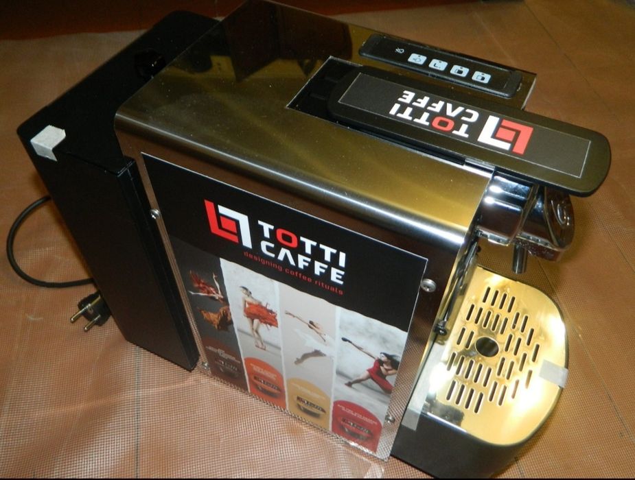 Капсульная кофемашина Espresso del Capitano Office Plus Totti Lavazza