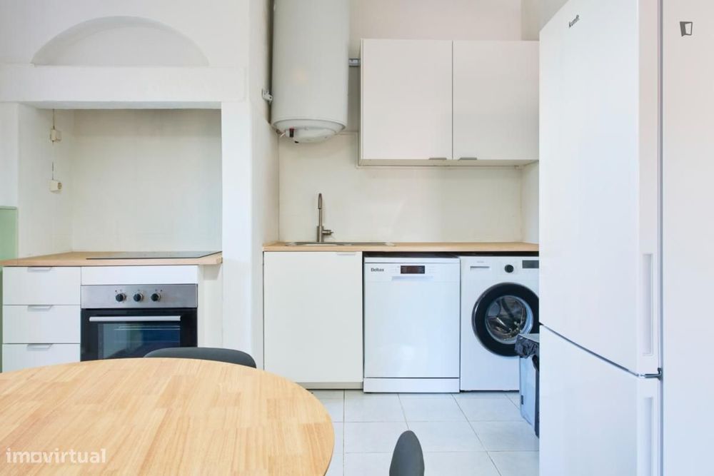 Quarto - localizado em São Bento Lisbon