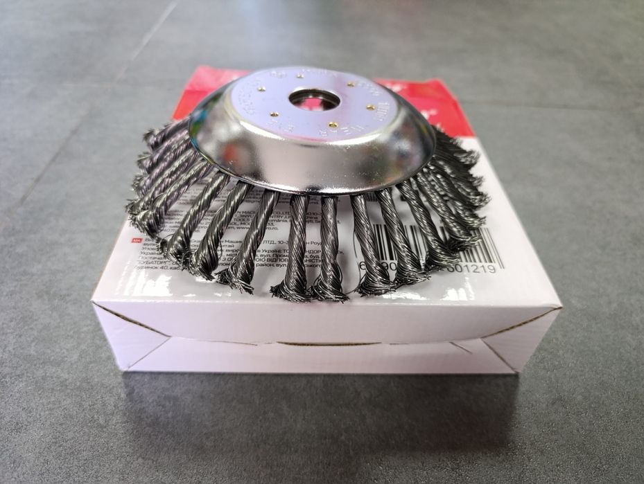 Щётка для мотокосы на бетон, асфальт, тротуарную плитку