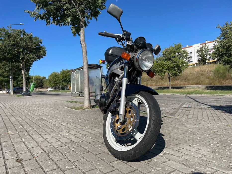 Suzuki GS500E 1991 | 42.370 km | 2.º dono há 25 anos | Revisão 2026