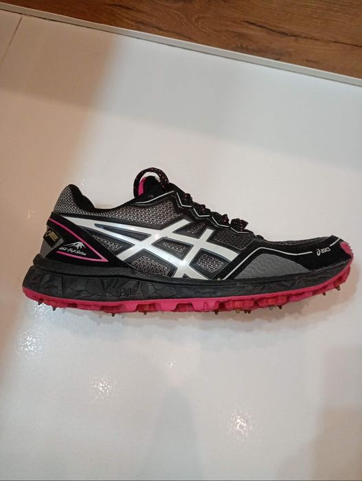 Buty z kolcami rozm 38