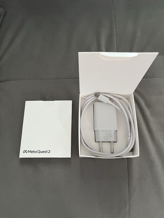 Sprzedam Oculus Quest 2 128 GB - Stan idealny