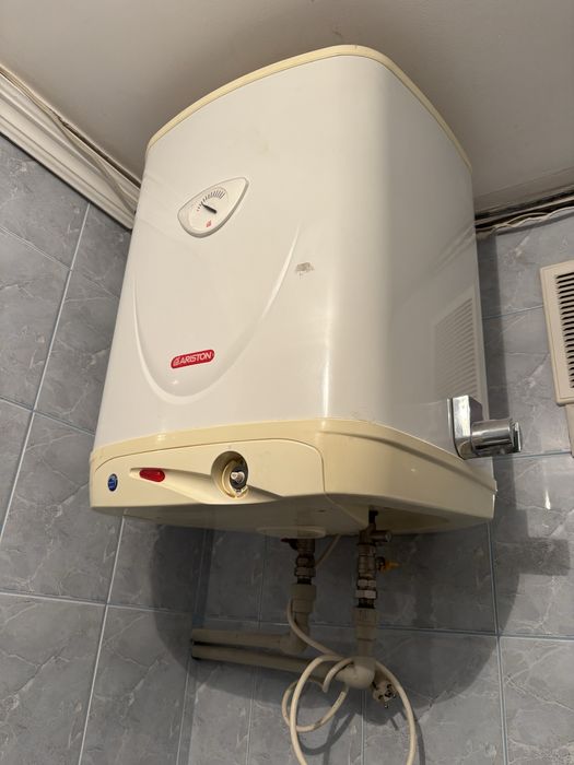 Бойлер Ariston 50 л, б/у, в хорошому стані