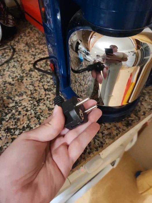 Máquina de café de filtros descartável