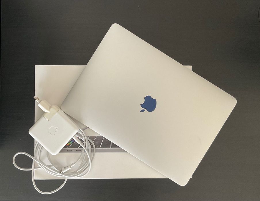 MacBook Pro 2018 13 / i5 / 16GB / 120GB USA