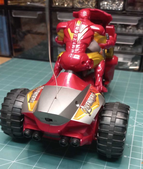 Marvel Avengers Iron Man R/C Iron Trike Silverlit