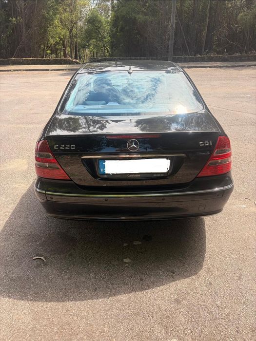 Mercedes-Benz Avantgarde E 220 CDI Automático | 2006 | Preto | 280.000 km | Muito estimado