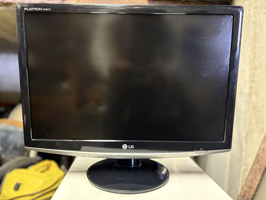 Monitor komputerowy LG Flatron 22”