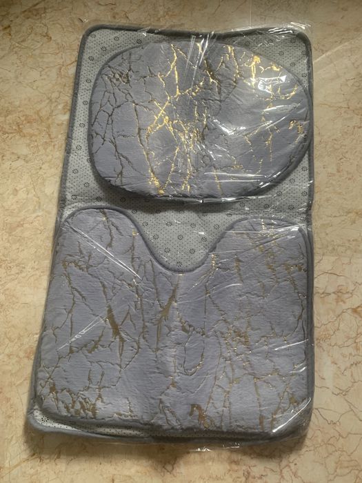 Набір килимків для ванної .