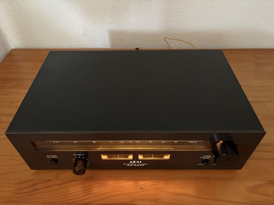 Receiver Akai AT-2200