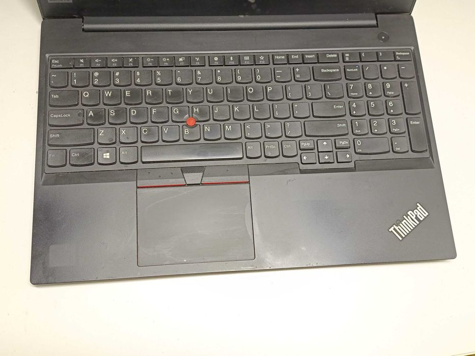Lenovo ThinkPad E585 15.6"  Ryzen 5 2500U 8Gb 128Gb Radeon Vega 8