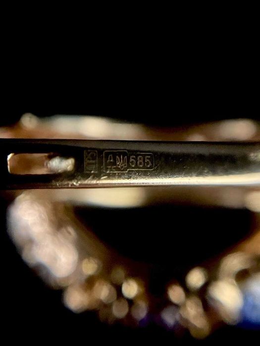 Золотые серьги/Золоті сережки