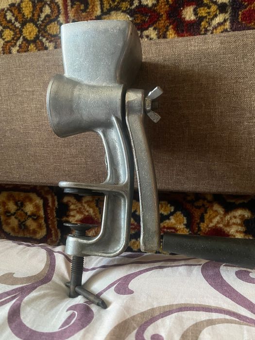 механічна ручна кавомолка "Мрія"