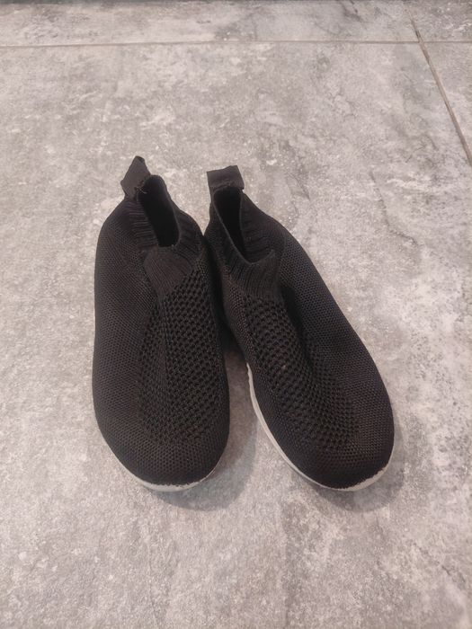 Adidasy 29
Stan jak na zdjęciach jak nowe