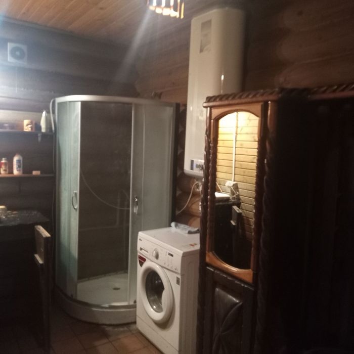 Будинок/Сруб/Баня у лісі