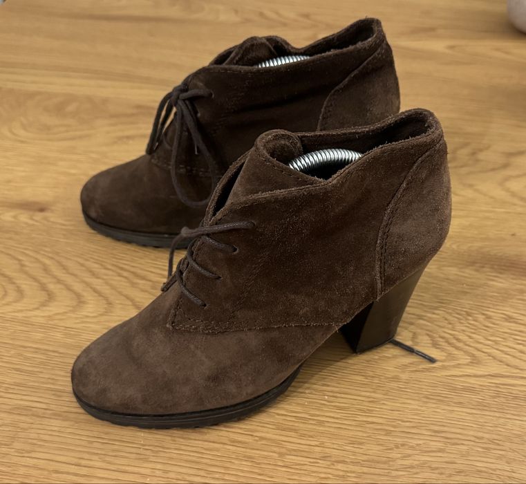 Jesienne, czekoladowe botki na obcasie Mango (r. 38)