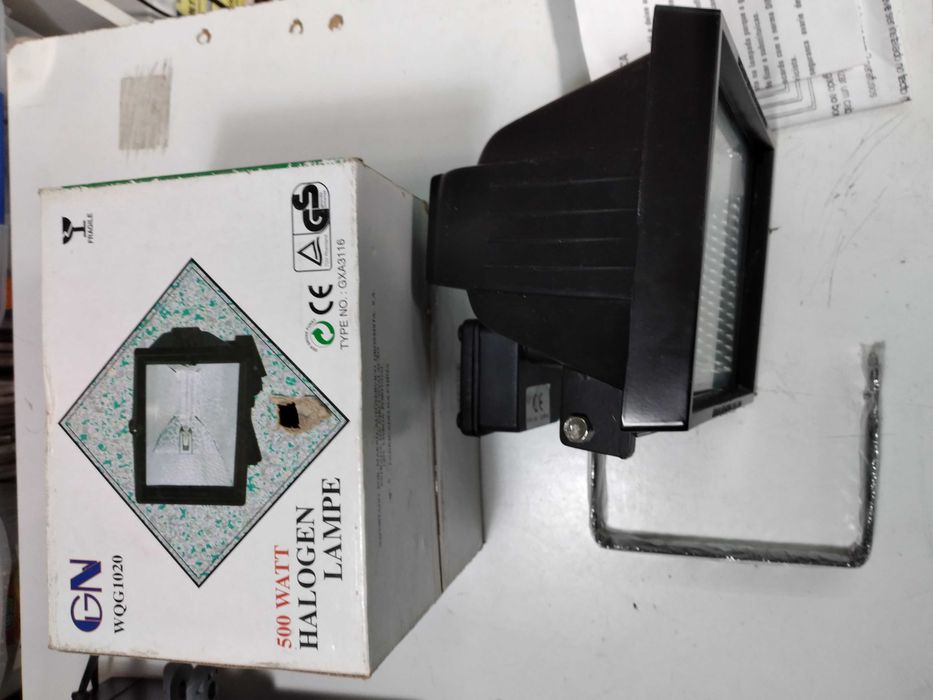 Halogen projector64730270333955121