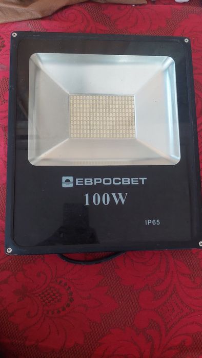 Нічний , вуличний фонарь.