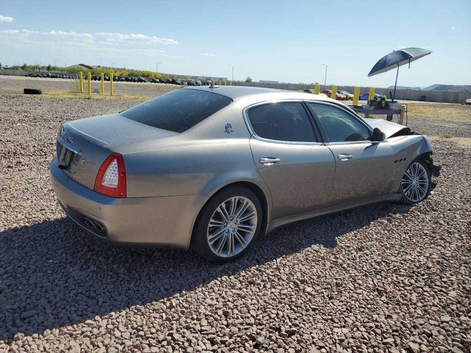 Maserati Quattroporte 4.7S z 2010 roku, model USA — części.