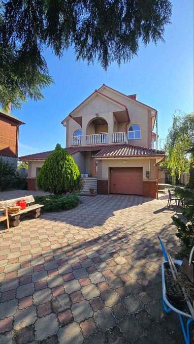 Продам шикарний будинок у Лісках 230кв.м