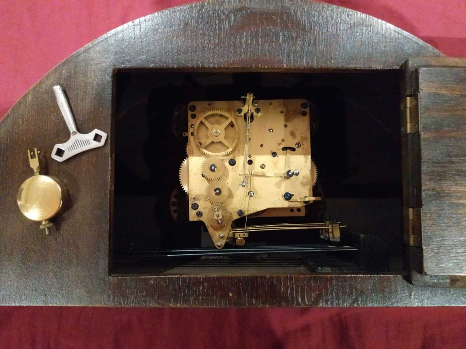 Relógio de mesa estilo art deco