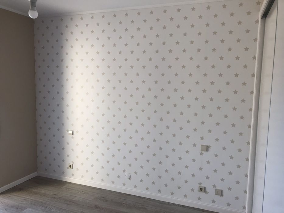 Venda e aplicação papel de parede. “Oferta cola”