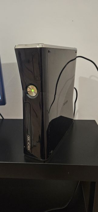 Sprzedam x-box 360