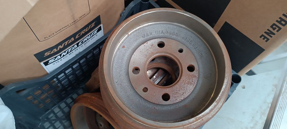 Fiat 126p bębny hamulcowe nowe z lat 90