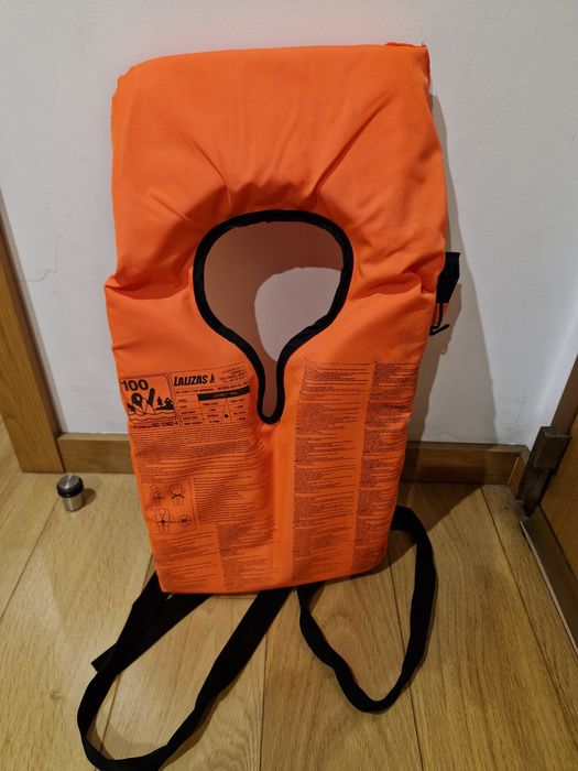 Par de coletes salvavidas para crianças