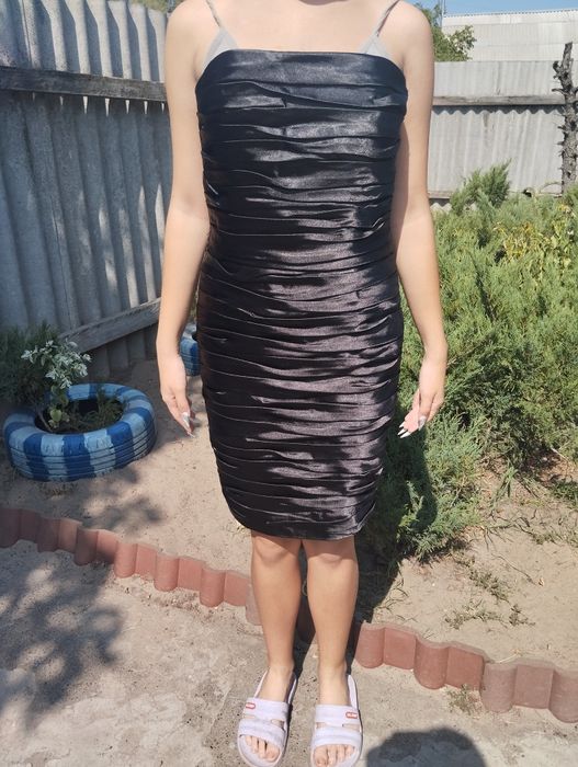 Продам платье очень красивое