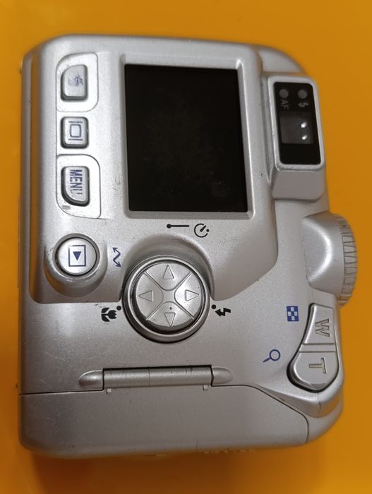 Aparat cyfrowy kompaktowy Nikon Coolpix 3100, na baterie AA, 99% OK