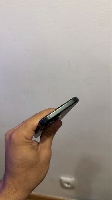 Vendo iPhone 15 128 GB Impecável