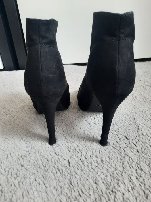 Botki z odkrytymi palcami