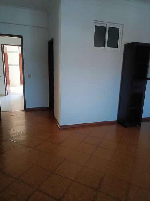 Arrenda se moradia bifamiliar Padre Nabeto