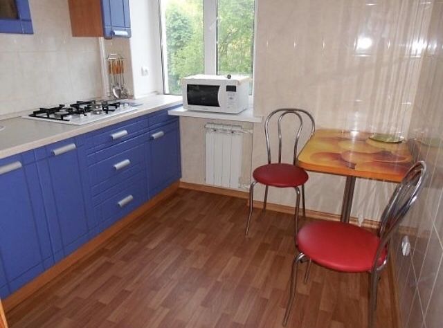 Подобова аренда квартири в самому центрі Львівська біля Михайлівської