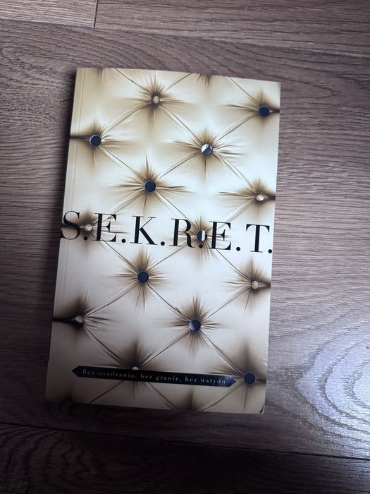 Książka „S.E.K.R.E.T” L. Marie Adeline